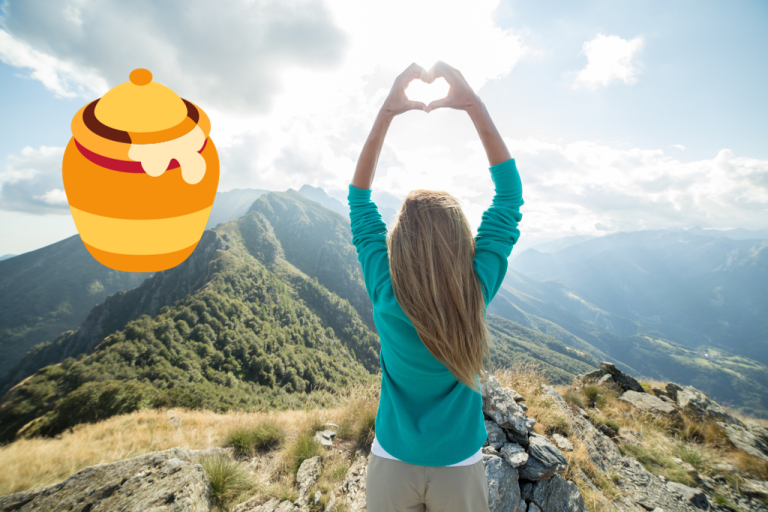 كما يعزز العسل صحتنا يزين حياتنا بحلاوتة